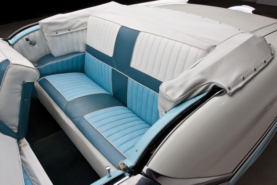  Oldsmobile Super 88 Convertible 1957 года  (фото 3 из 28)
